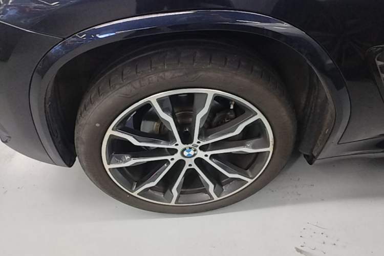 Used BMW X3 2022 xDrive30i Luxury Model M Night Sky Package Left Front Wheel Hub