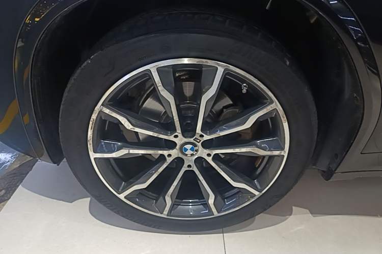 Used BMW X3 2022 xDrive30i Luxury Model M Night Sky Package Left Front Wheel Hub