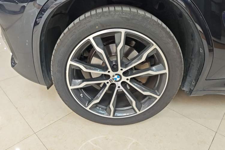 Used BMW X3 2022 xDrive30i Luxury Model M Night Sky Package Left Front Wheel Hub