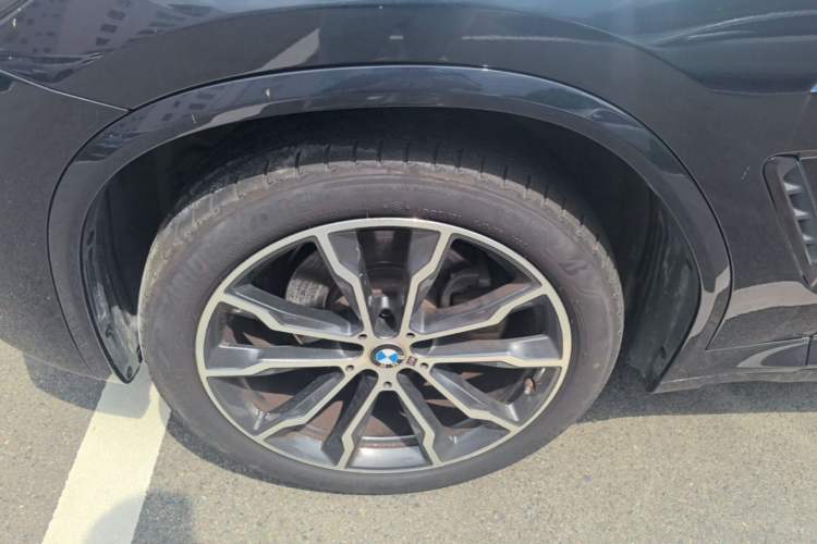 Used BMW X3 2022 xDrive30i Luxury Model M Night Sky Package Left Front Wheel Hub