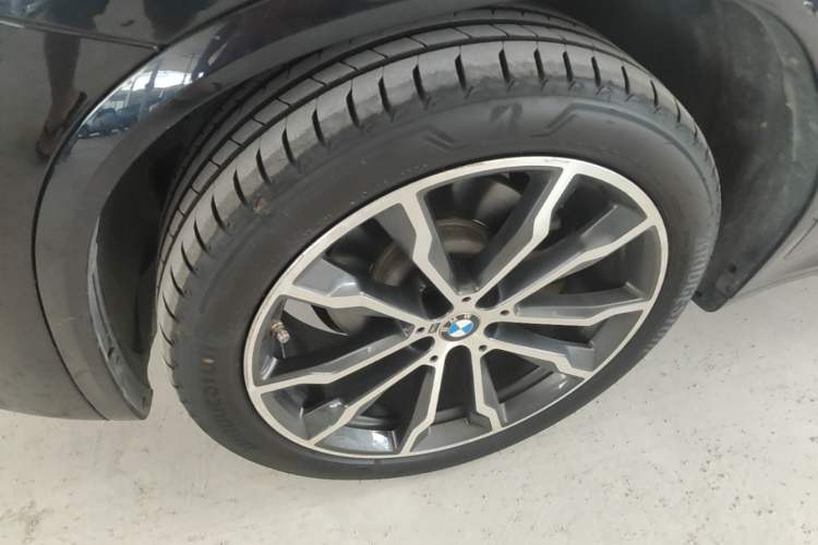 Used BMW X3 2022 xDrive30i Luxury Model M Night Sky Package Left Front Wheel Hub