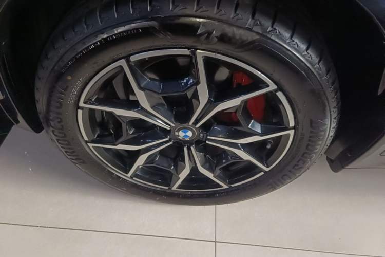 Used BMW X3 2022 Restyled xDrive25i M Sport Package Left Front Wheel Hub