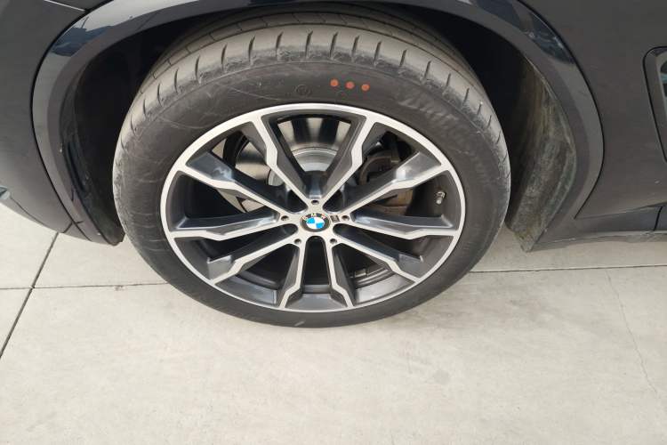 Used BMW X3 2022 xDrive30i Luxury Model M Night Sky Package Left Front Wheel Hub