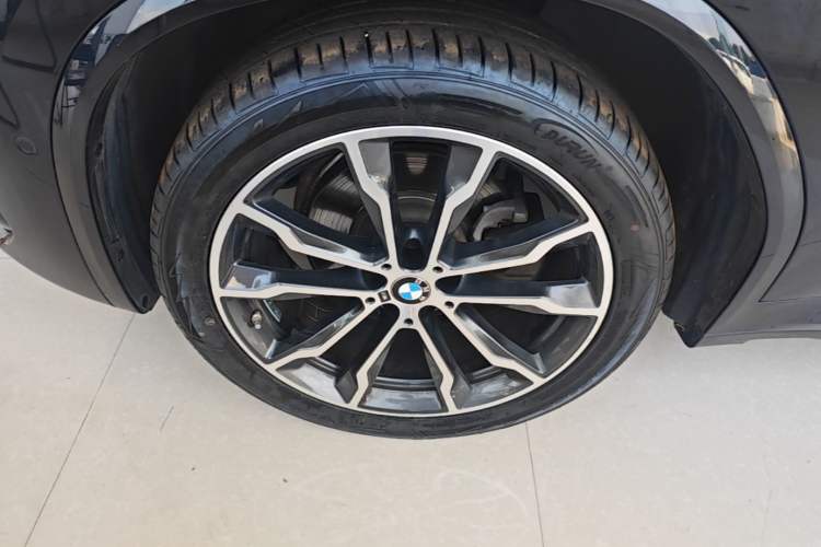 Used BMW X3 2022 Second Facelift xDrive30i Leading Edition M Night Sky Package Left Front Wheel Hub