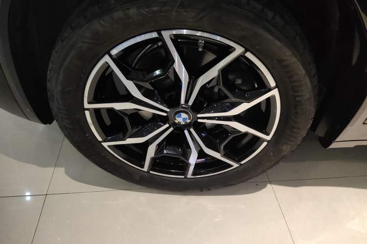 Used BMW X3 2022 Restyled xDrive25i M Sport Package Left Front Wheel Hub
