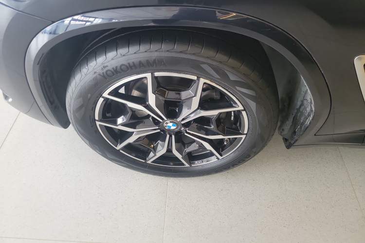 Used BMW X3 2022 xDrive25i M Sport Package Left Front Wheel Hub