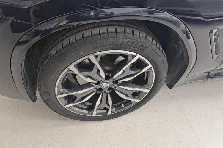 Used BMW X3 2022 xDrive30i Luxury Model M Night Sky Package Left Front Wheel Hub