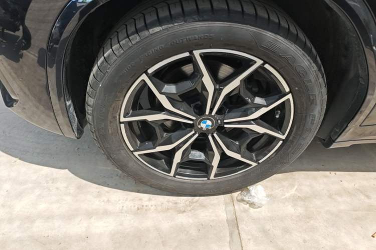 Used BMW X3 2022 xDrive25i M Sport Package Left Front Wheel Hub