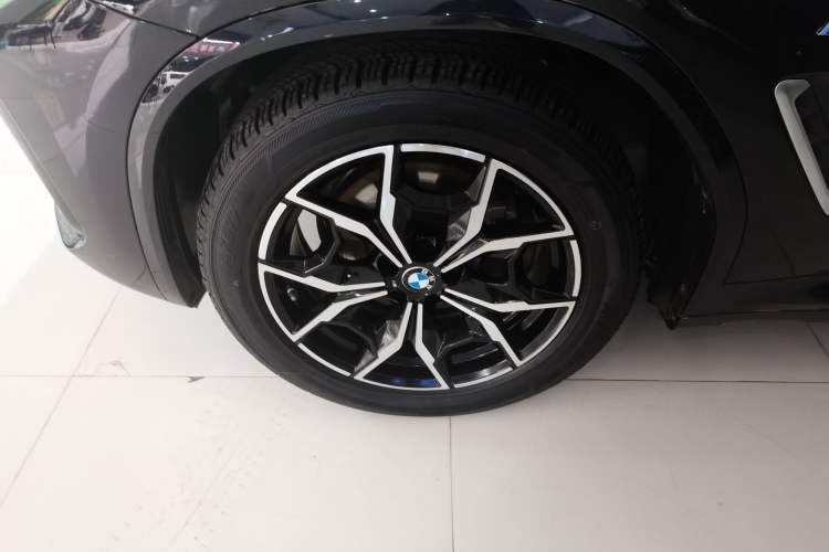 Used BMW X3 2022 xDrive25i M Sport Package Left Front Wheel Hub