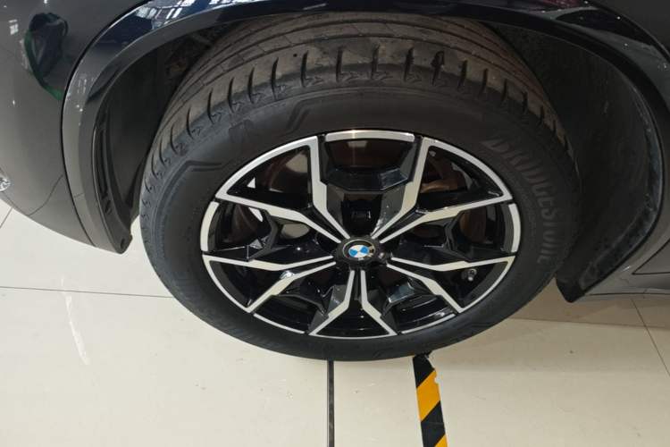 Used BMW X3 2022 Restyled xDrive25i M Sport Package Left Front Wheel Hub