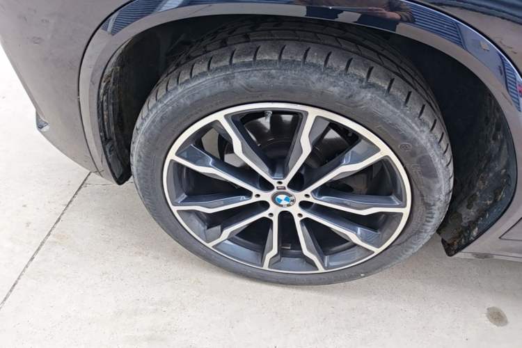 Used BMW X3 2022 Restyled xDrive30i Luxury Edition M Night Sky Package Left Front Wheel Hub