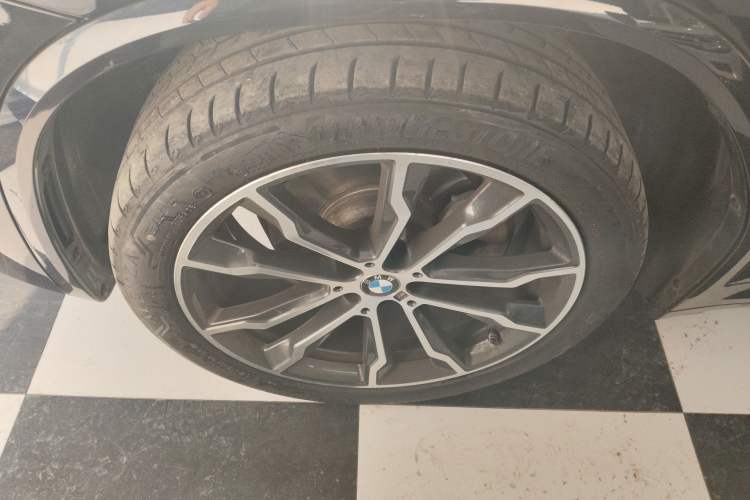 Used BMW X3 2022 Second Facelift xDrive30i Leading Edition M Night Sky Package Left Front Wheel Hub