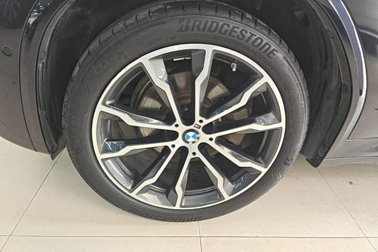 Used BMW X3 2022 Facelift xDrive30i Luxury Edition M Night Edition Package Left Front Wheel Hub