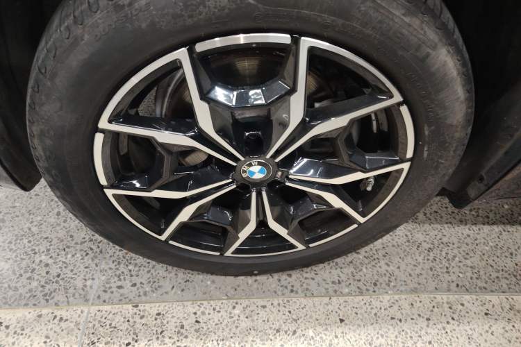 Used BMW X3 2022 xDrive25i M Sport Package Left Front Wheel Hub
