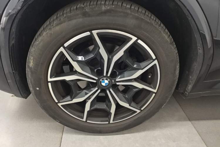 Used BMW X3 2022 Restyled xDrive25i M Sport Package Left Front Wheel Hub