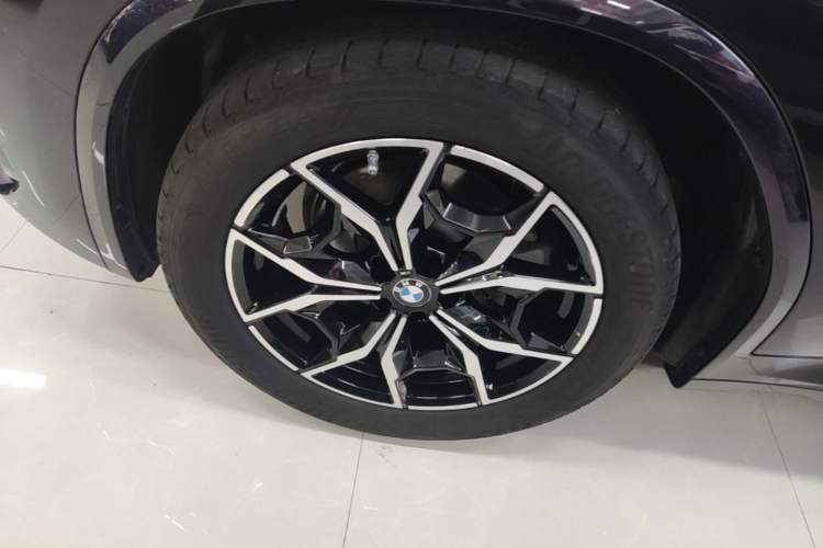 Used BMW X3 2022 xDrive25i M Sport Package Left Front Wheel Hub