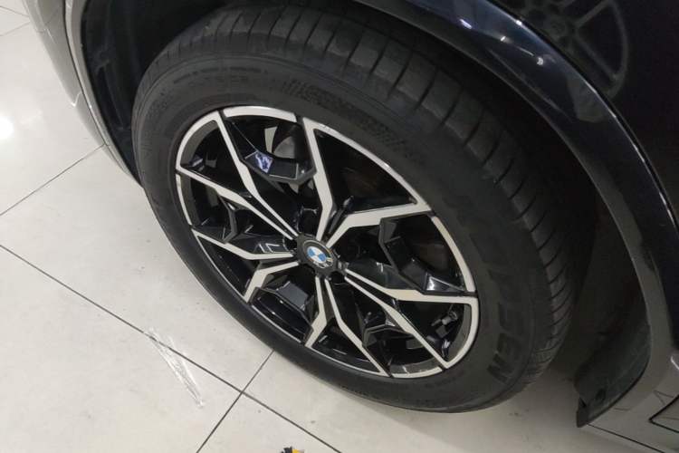 Used BMW X3 2022 Restyled xDrive25i M Sport Package Left Front Wheel Hub