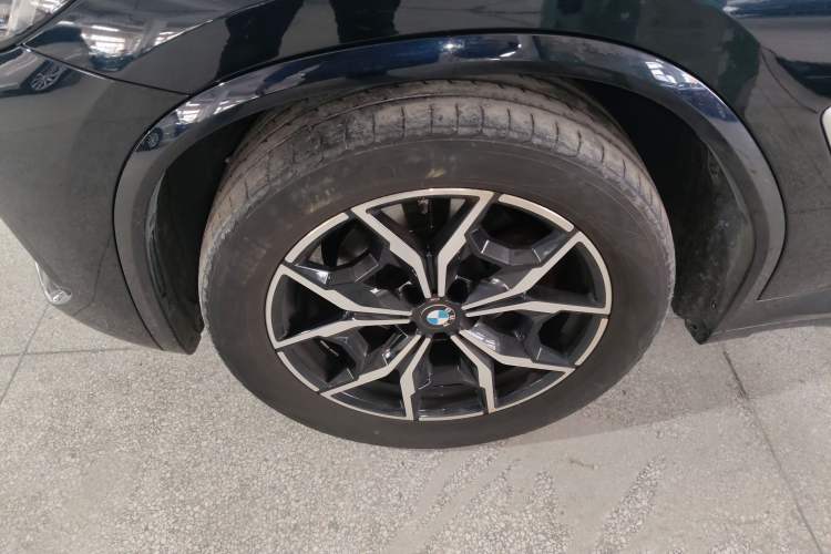 Used BMW X3 2022 Restyled xDrive25i M Sport Package Left Front Wheel Hub