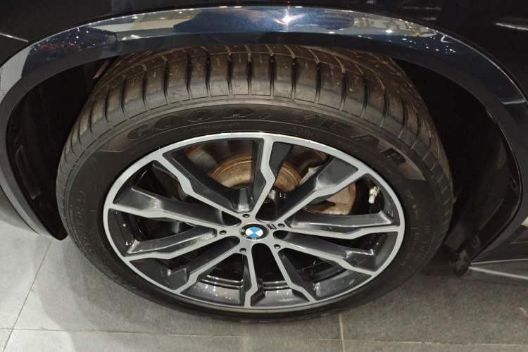 Used BMW X3 2022 Second Facelift xDrive30i Leading Edition M Night Sky Package Left Front Wheel Hub