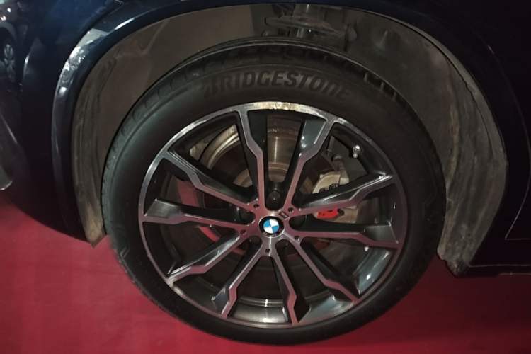 Used BMW X3 2022 xDrive30i Luxury Model M Night Sky Package Left Front Wheel Hub