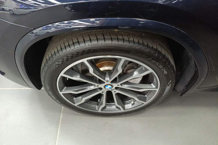 Used BMW X3 2022 xDrive30i Luxury Model M Night Sky Package Left Front Wheel Hub