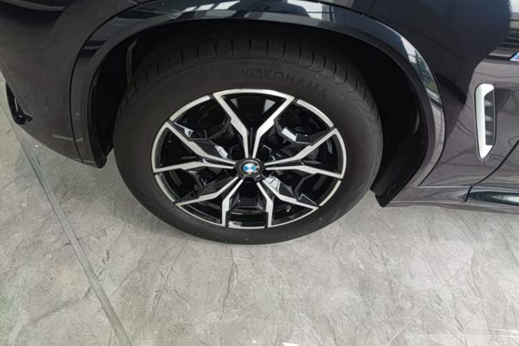 Used BMW X3 2022 Restyled xDrive25i M Sport Package Left Front Wheel Hub