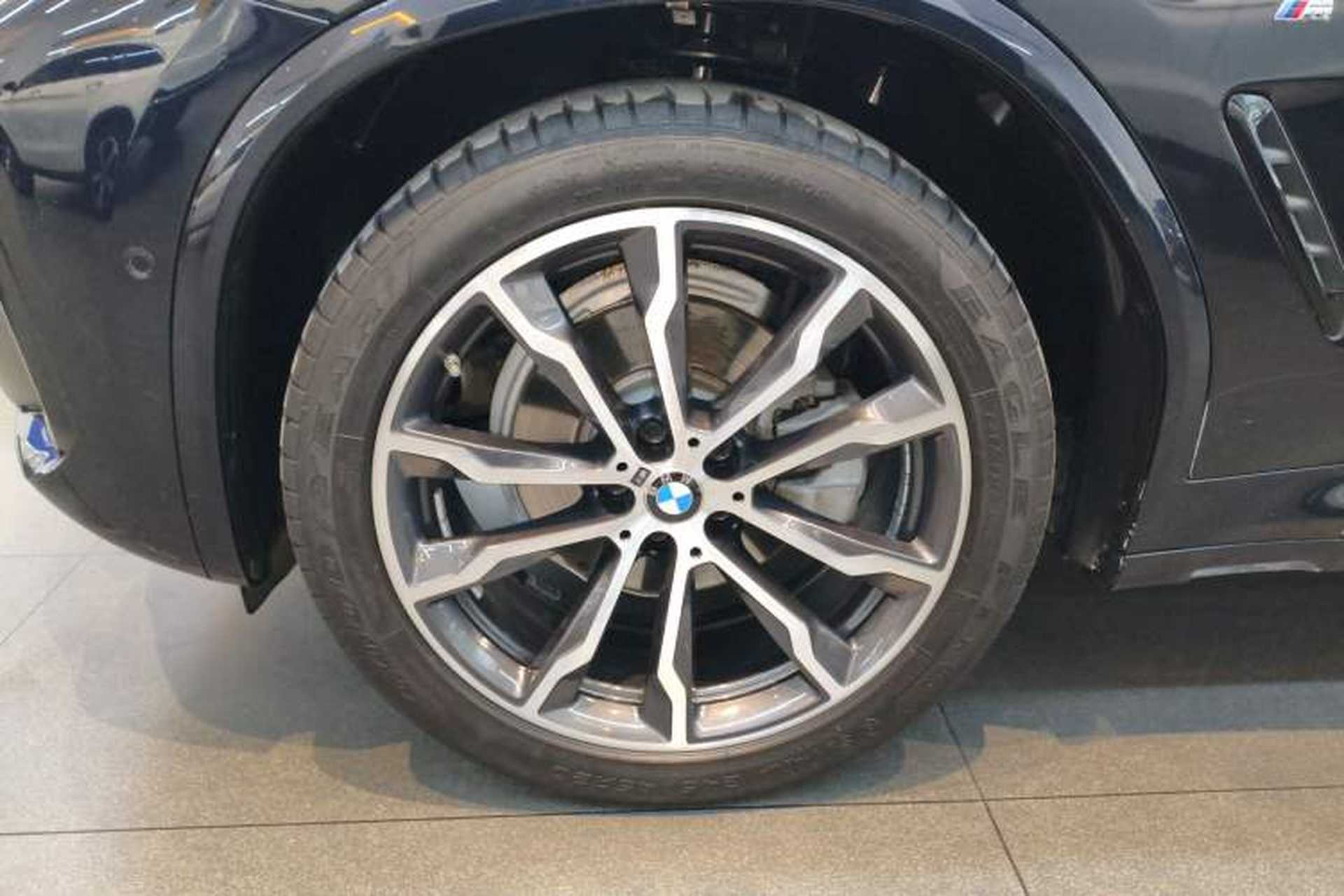 Used BMW X3 2022 Second Facelift xDrive30i Leading Edition M Night Sky Package Left Front Wheel Hub