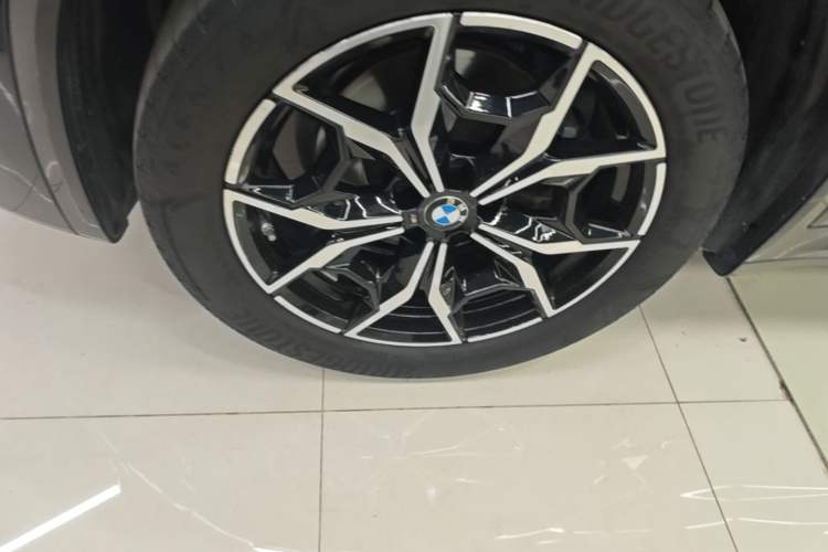 Used BMW X3 2022 Restyled xDrive25i M Sport Package Left Front Wheel Hub
