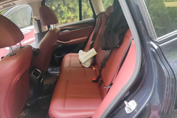 Used BMW X3 2022 Second Facelift xDrive30i Leading Edition M Night Sky Package Left Rear Seat