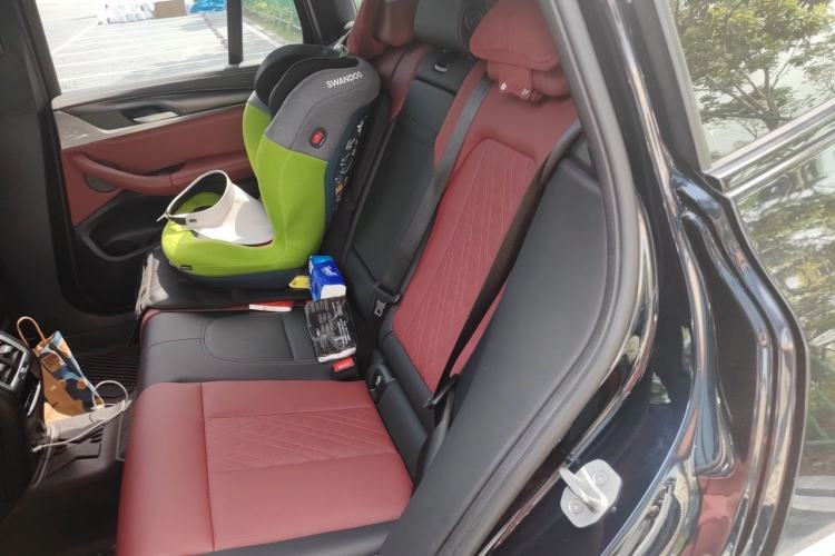 Used BMW X3 2022 xDrive30i Luxury Edition M Night Sky Package Left Rear Seat