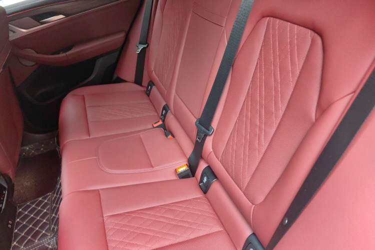 Used BMW X3 2022 Facelift xDrive30i Luxury Edition M Night Edition Package Left Rear Seat