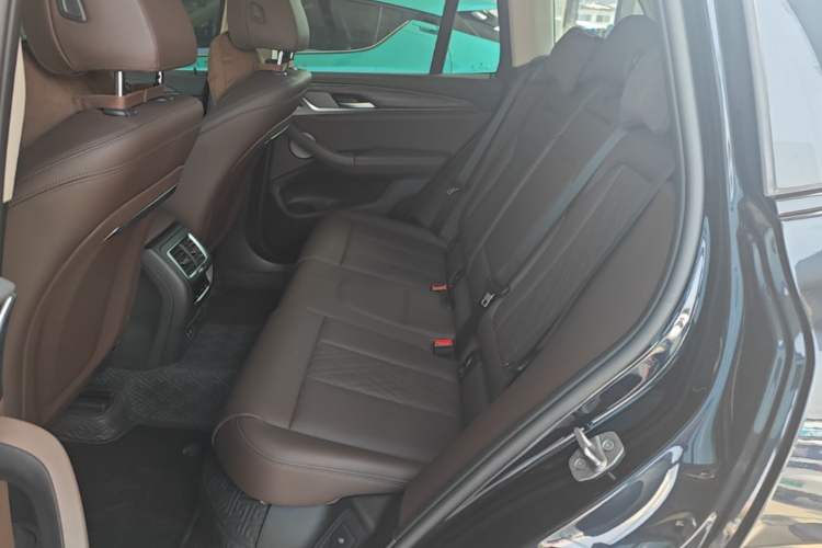 Used BMW X3 2022 Second Facelift xDrive30i Leading Edition M Night Sky Package Left Rear Seat