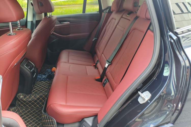 Used BMW X3 2022 Second Facelift xDrive30i Leading Edition M Night Sky Package Left Rear Seat