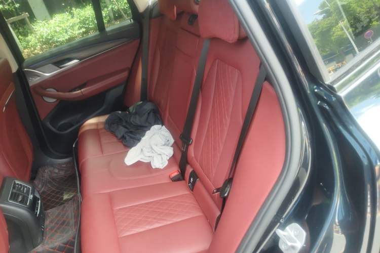 Used BMW X3 2022 Facelift xDrive30i Luxury Edition M Night Edition Package Left Rear Seat