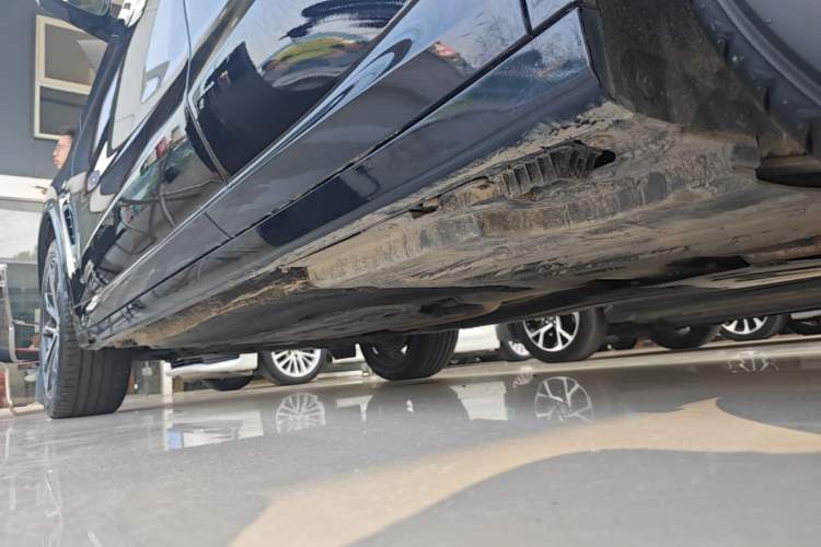 Used BMW X3 2022 Second Facelift xDrive30i Leading Edition M Night Sky Package Left Side Sill