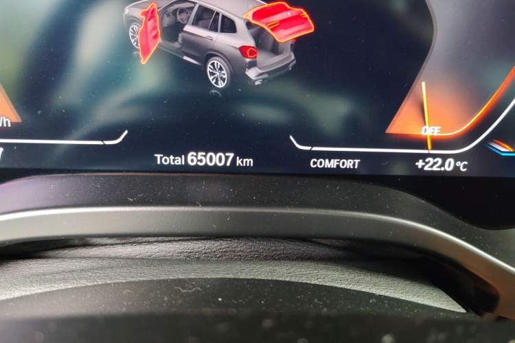 Used BMW X3 2022 M40i Odometer Close Up