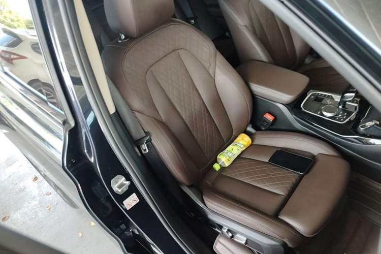 Used BMW X3 2022 Second Facelift xDrive30i Leading Edition M Night Sky Package Right Front Seat