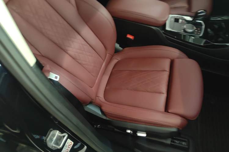 Used BMW X3 2022 Restyled xDrive25i M Sport Package Right Front Seat