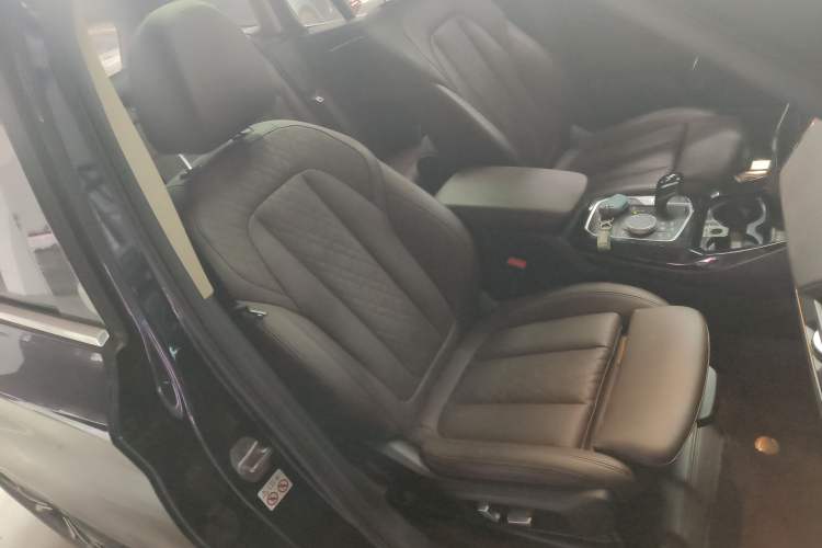 Used BMW X3 2022 xDrive25i M Sport Package Right Front Seat