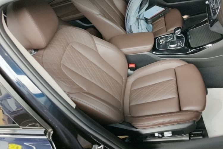 Used BMW X3 2022 Second Facelift xDrive30i Leading Edition M Night Sky Package Right Front Seat