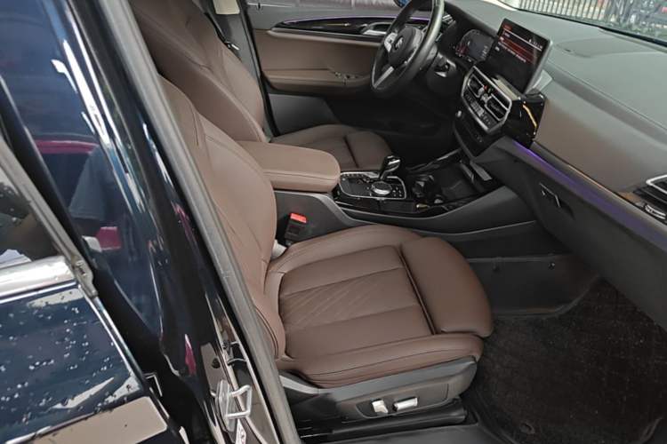 Used BMW X3 2022 Restyled xDrive25i M Sport Package Right Front Seat