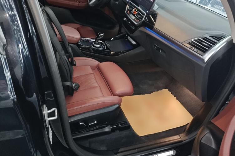 Used BMW X3 2022 Restyled xDrive25i M Sport Package Right Front Seat