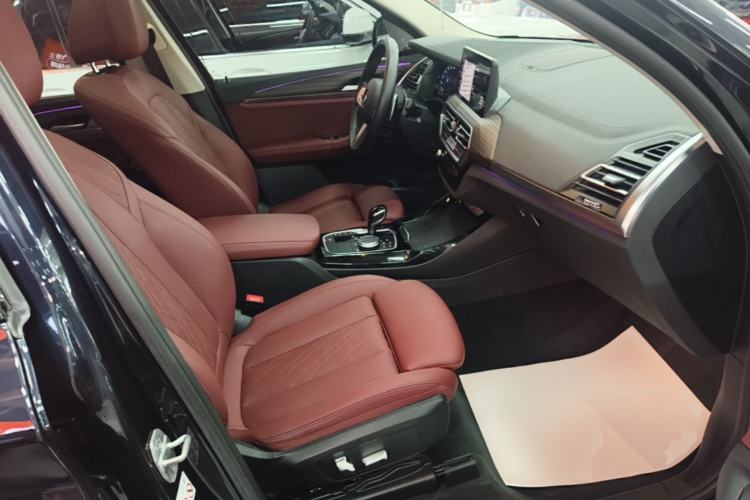 Used BMW X3 2022 Second Facelift xDrive30i Leading Edition M Night Sky Package Right Front Seat