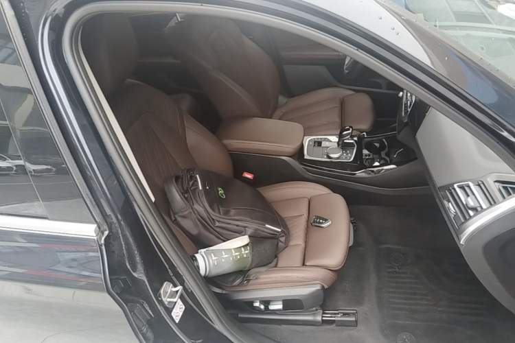 Used BMW X3 2022 Restyled xDrive25i M Sport Package Right Front Seat