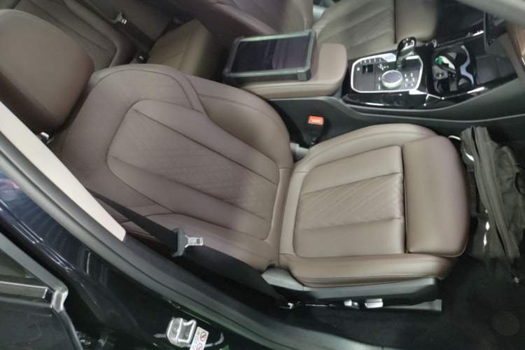 Used BMW X3 2022 Second Facelift xDrive30i Leading Edition M Night Sky Package Right Front Seat
