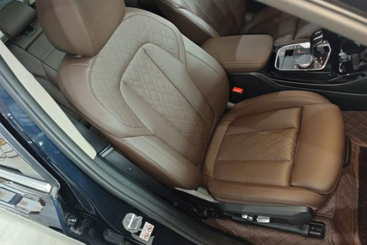 Used BMW X3 2022 Restyled xDrive25i M Sport Package Right Front Seat