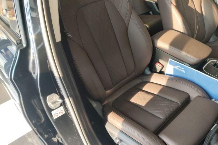 Used BMW X3 2022 Second Facelift xDrive30i Leading Edition M Night Sky Package Right Front Seat