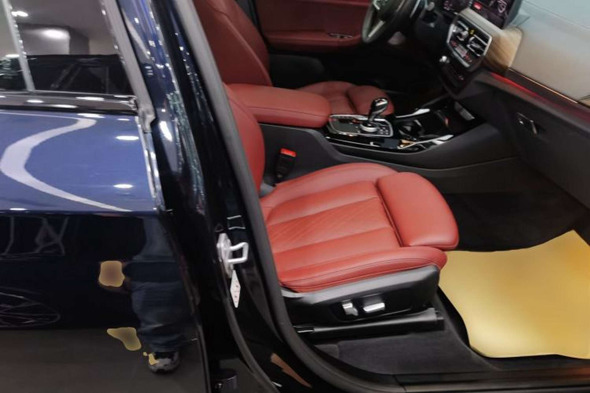 Used BMW X3 2022 Second Facelift xDrive30i Leading Edition M Night Sky Package Right Front Seat