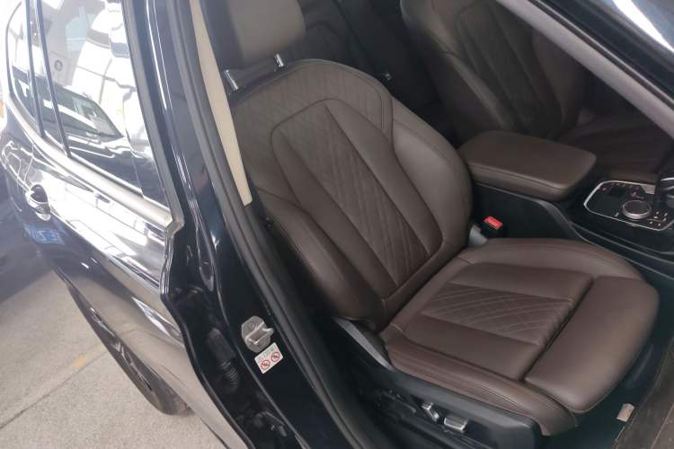 Used BMW X3 2022 Restyled xDrive25i M Sport Package Right Front Seat