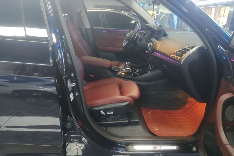 Used BMW X3 2022 Second Facelift xDrive30i Leading Edition M Night Sky Package Right Front Seat